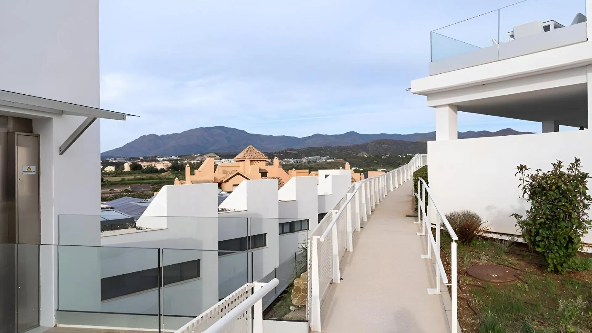 Le Mirage Modern Apartment With Sea Views Estepona